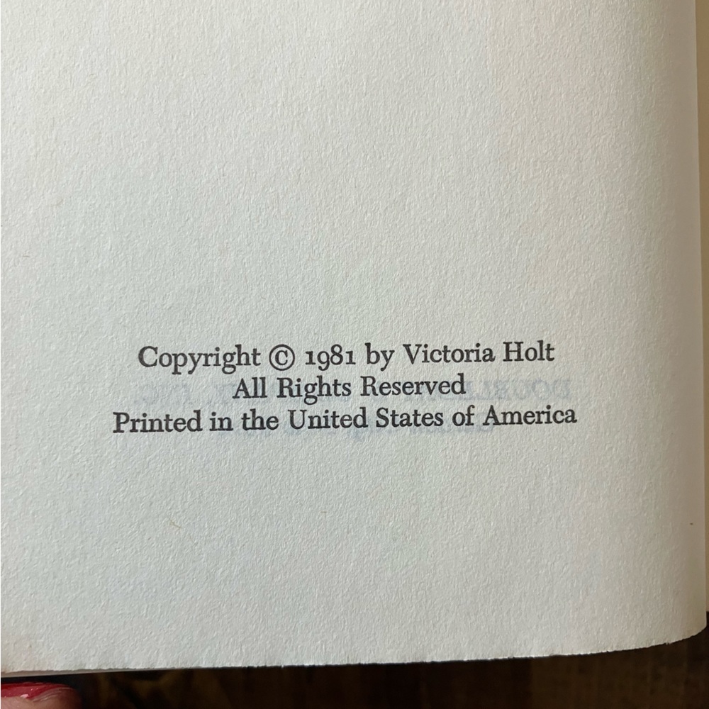 The Judas Kiss by Victoria Holt - Vintage Book Club Edition Hardcover 1981 - Picture 12 of 16